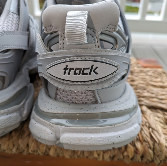 BALENCIAGA - Picture 12 of 15